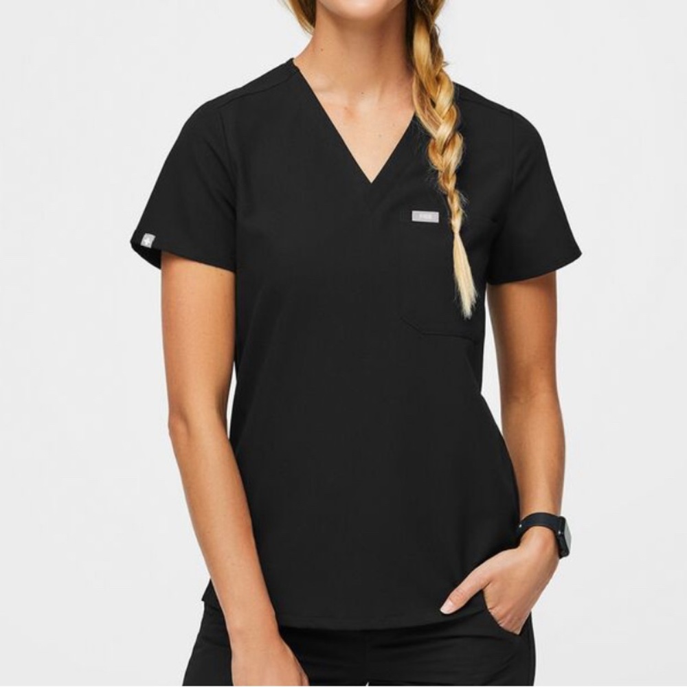 FIGS Catarina One-Pocket Scrub Top
